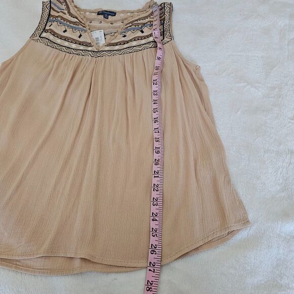 Democracy Cream Sleeveless Blouse Embellished V-Neck Top Size M Boho Chic - Picture 7 of 7